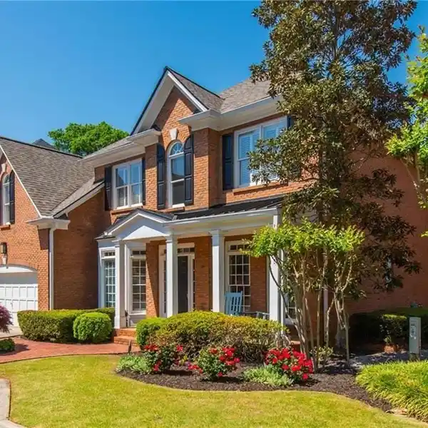 BEAUTIFUL THREE-SIDED BRICK TRADITIONAL