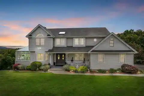 An Entertainer's Dream Home