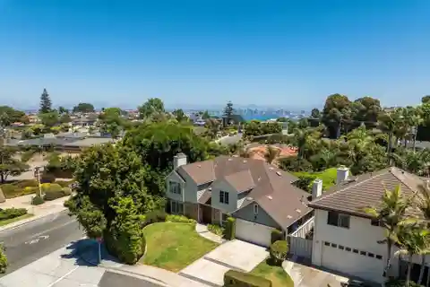 Spacious Point Loma Retreat Near Waterfront