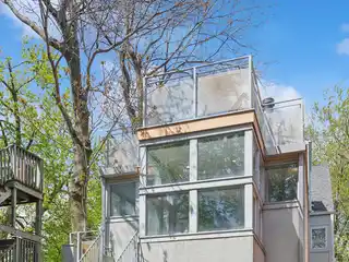 Distinctive Lakeview Luxury Home