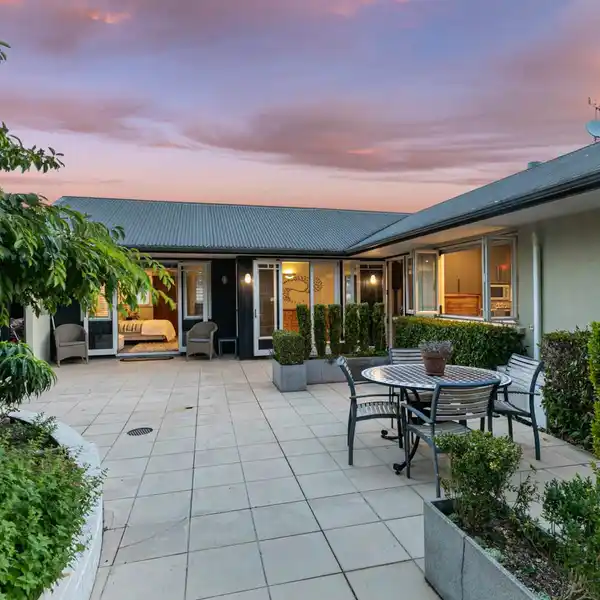 EUROPEAN ELEGANCE IN OLD GREENHITHE