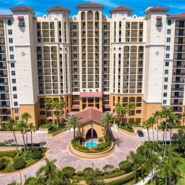 CORNER RESIDENCE IN CASTILLO TOWER AT WESTSHORE YACHT CLUB