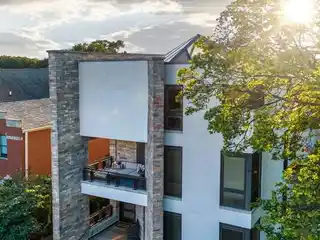 Stunning Contemporary Wonder in Roscoe Village