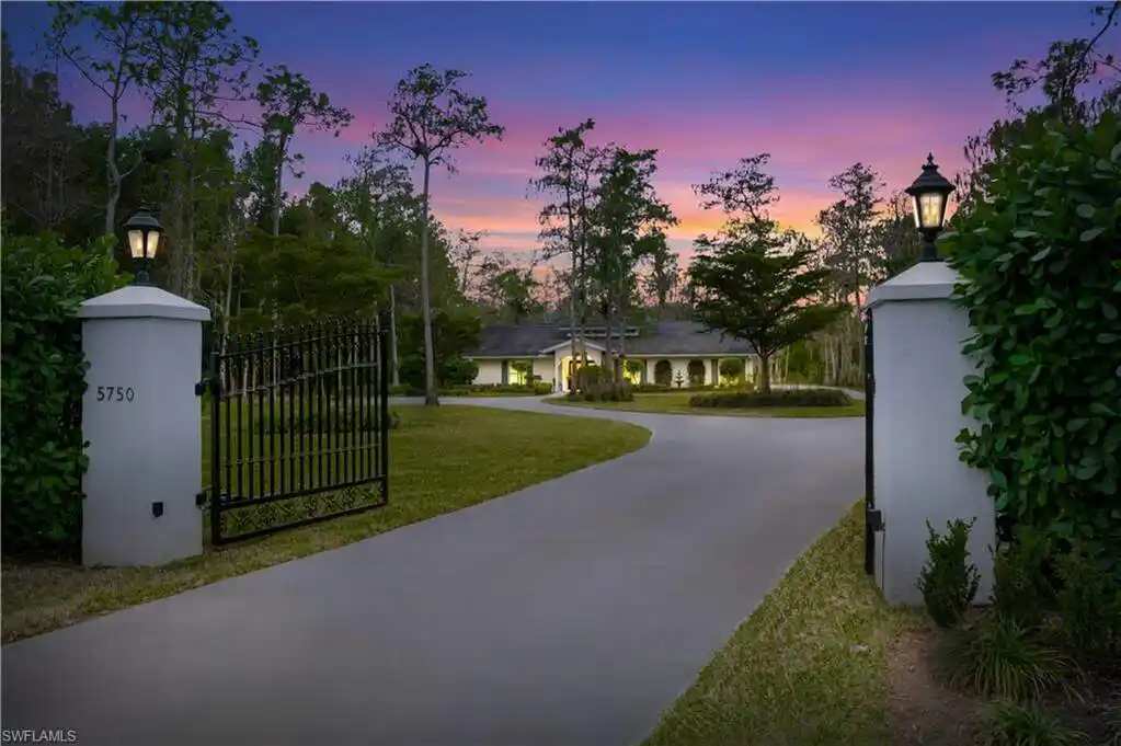 Ultimate Privacy in Logan Woods