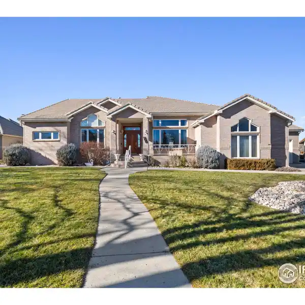 WORLD-CLASS CUSTOM HOME ON THE MARIANA BUTTE GOLF COURSE