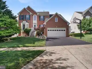 Beautiful Upgraded Home Near Community Center