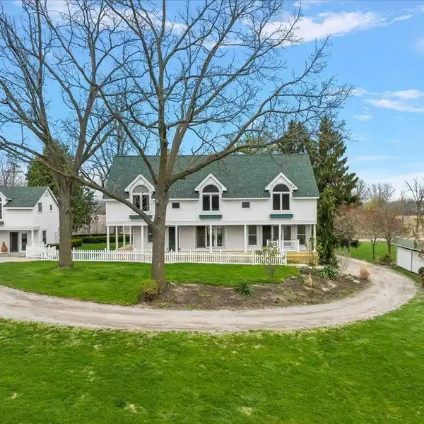 EXCEPTIONAL 30-ACRE EQUESTRIAN ESTATE