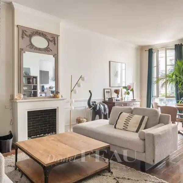 IDEAL FAMILY APARTMENT IN GREEN NEIGHBORHOOD