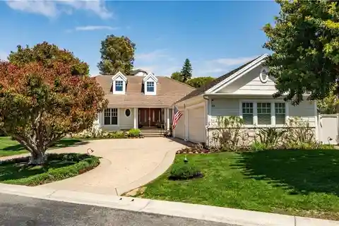 Single-Level Luxury Turnkey Residence in Vantage Pointe