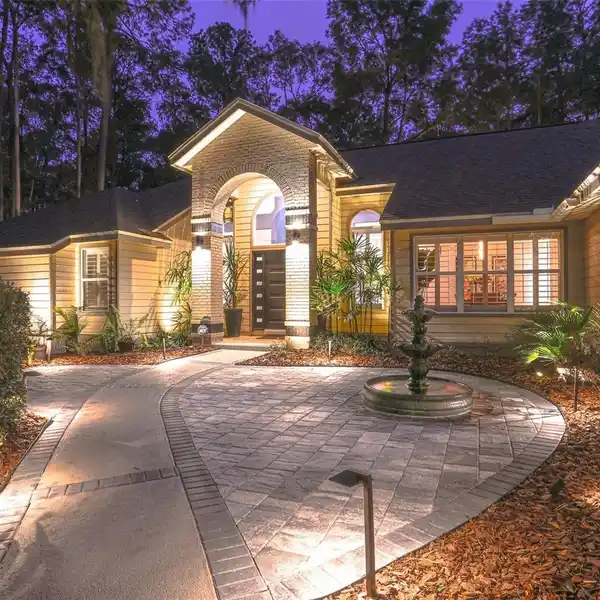 ELEGANT RETREAT WITH DESIGNER TOUCHES