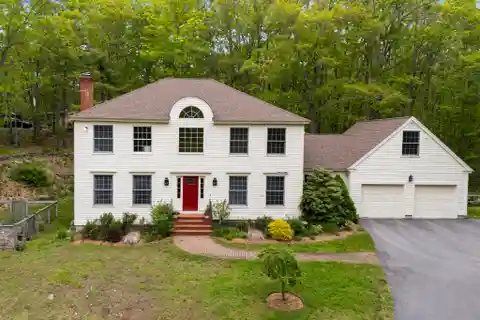 Elegant Home Backing to York Land Trust Preserve