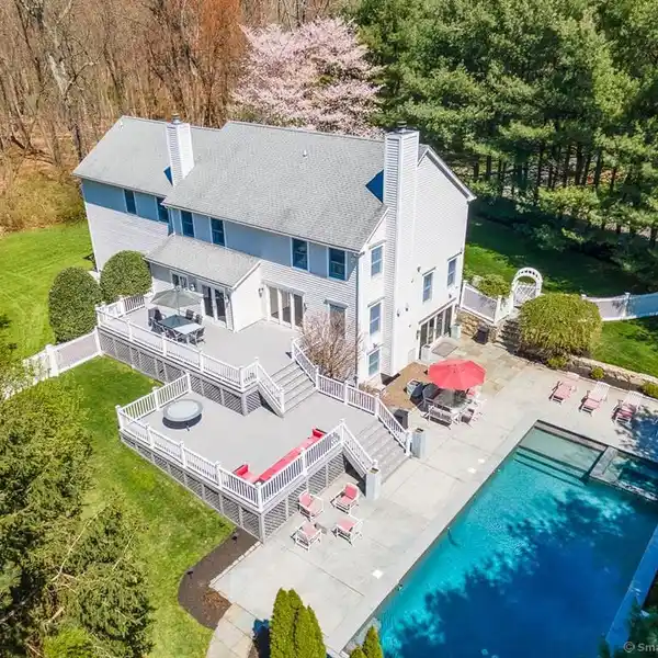 MAGNIFICENT COLONIAL IN SILVERMINE
