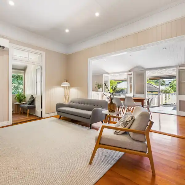CHARMING AND EXPANSIVE QUEENSLANDER