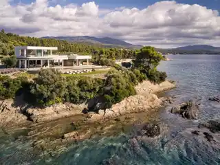 Exquisite Seafront Rental Villa