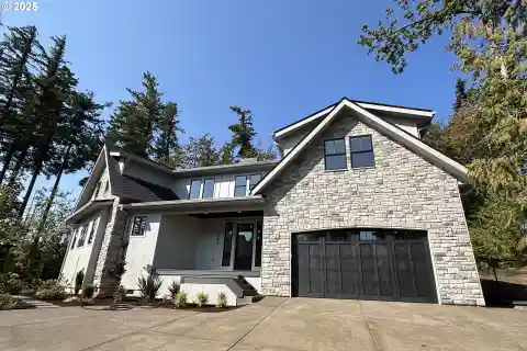 Stunning West Haven Home with Luxurious Finishes