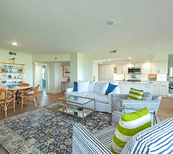 STYLISHLY RENOVATED RESIDENCE