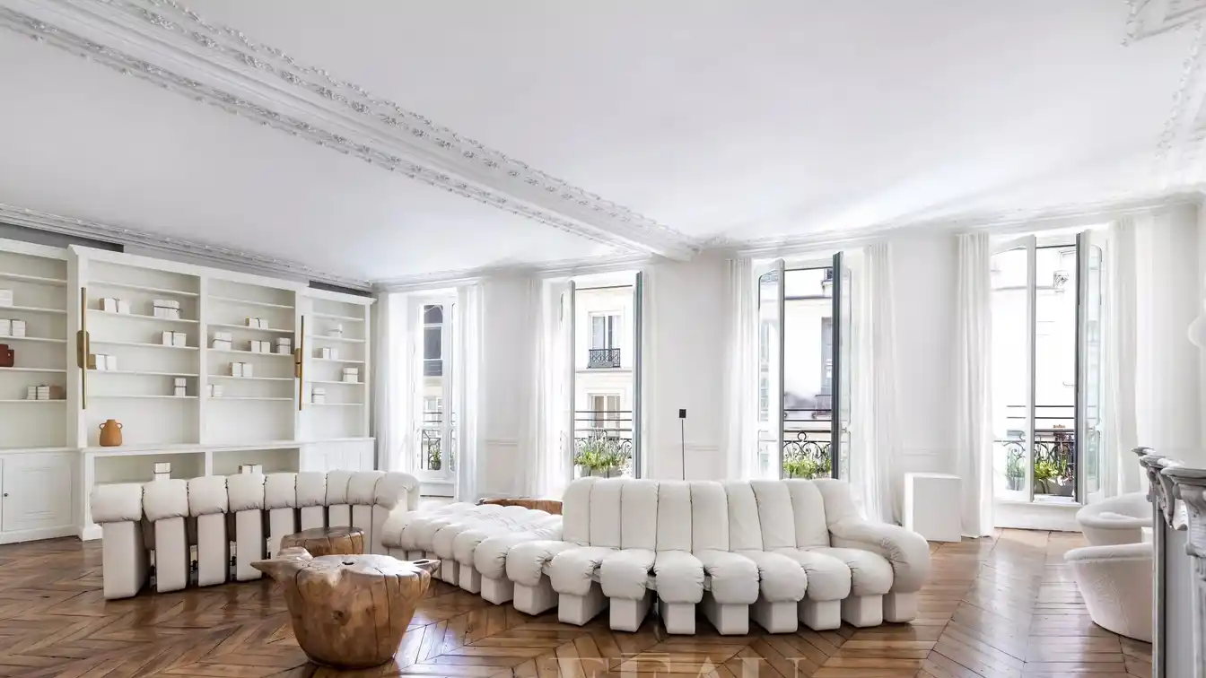 Immaculate Apartment with an Excellent Plan