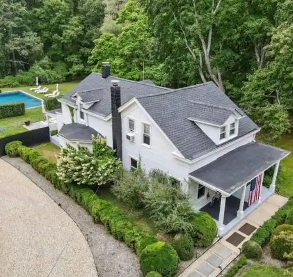 RENOVATED HISTORIC CAPTAIN'S HOME