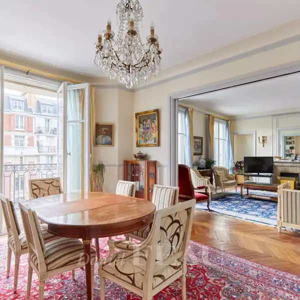 LOVELY THREE BEDROOM APARTMENT