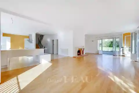 Spacious Home in a Green Garden Setting