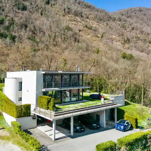 MODERN LIVING IN A TRANQUIL SETTING