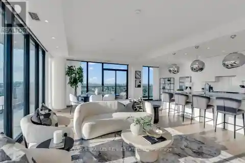 Extraordinary Corner Suite in Prestigious Upper East Village