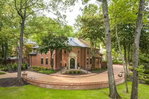 Statement Home in the Gardens of River Oaks