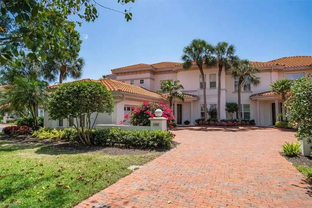 Spacious Condo at Grey Oaks Country Club