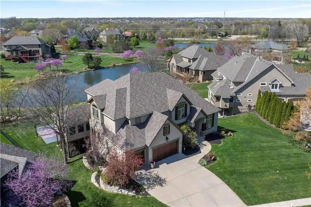 Luxury Living Backing to Neighborhood Lake