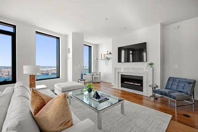 Bright Corner Penthouse