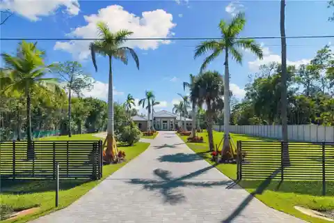 Luxury New Construction in Livingston Woods