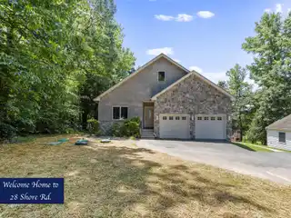 Private Waterfront Rancher