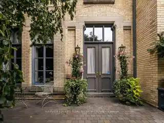 Deer Park Architecturally Acclaimed Residence