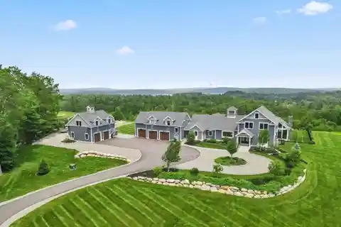 Elegant Equestrian-Ready Estate with Breathtaking Vistas