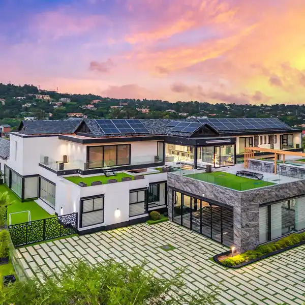 JOHANNESBURG'S SUPER HOME