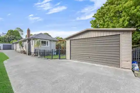 Charming and Solid Bungalow