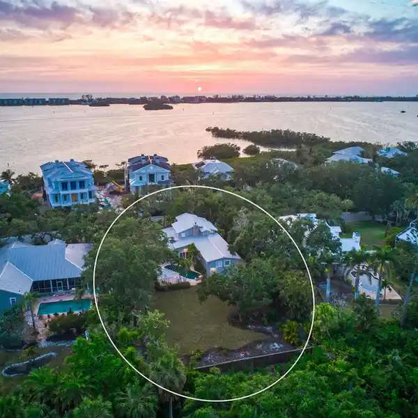 KEY WEST STYLE SOUTHERN COASTAL CHARMER