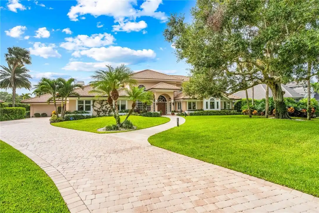 An Unparalleled Waterfront Lifestyle
