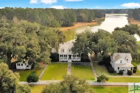 Quintessential Ford Field and River Club Residence