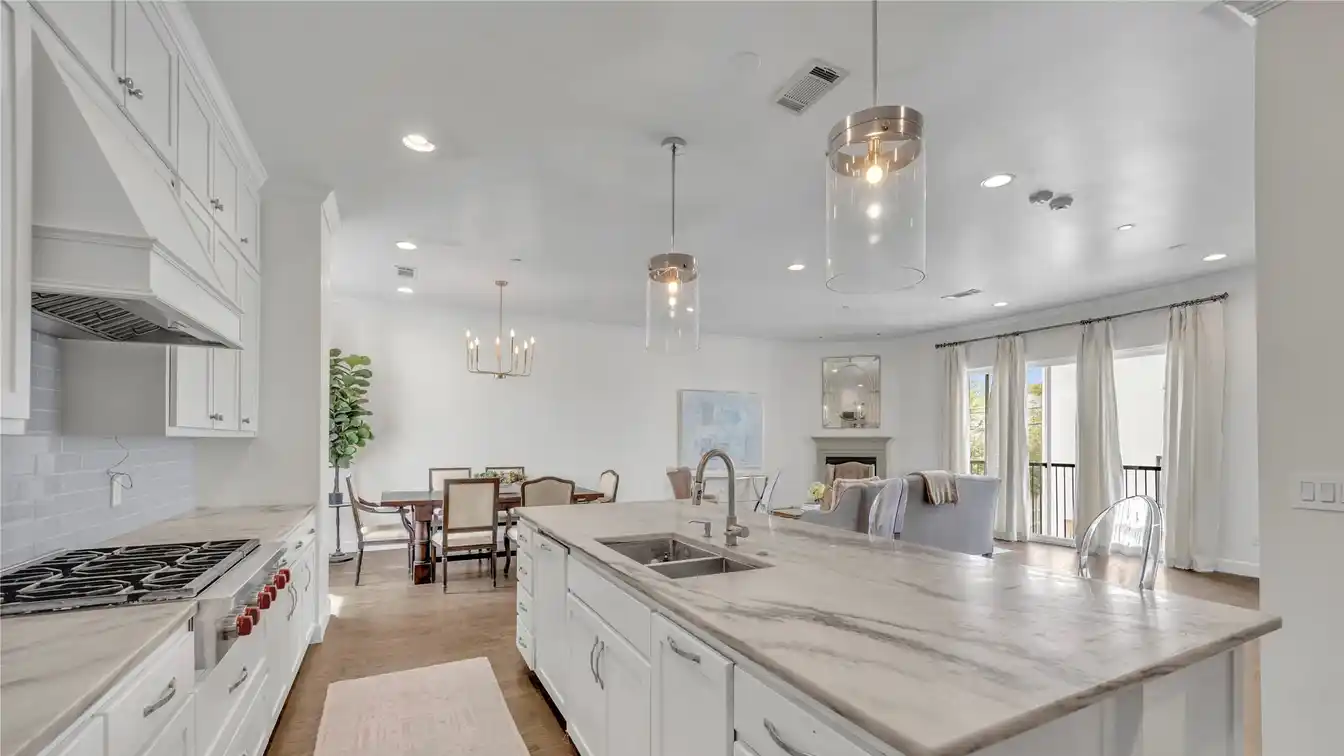 Light and Bright End Unit Townhome