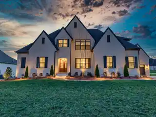 Move-In Ready Home on Prime Property