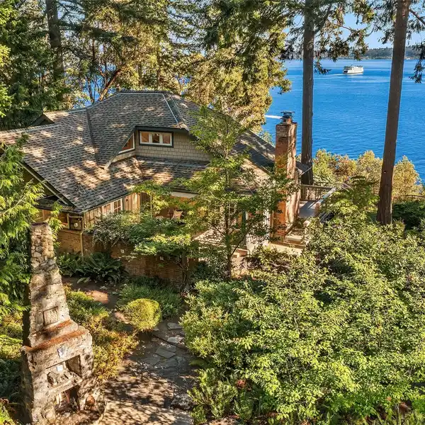 GRACIOUS VIEW HOME ON NEARLY THREE ACRES