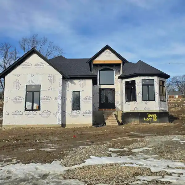 NEW CONSTRUCTION COLONIAL RESIDENCE