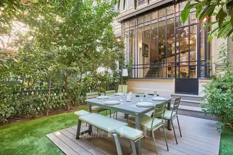 Charming Split-Level Apartment with Private Garden