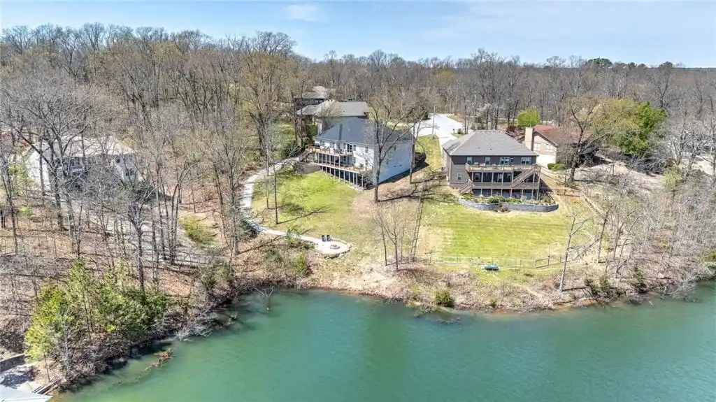 Your Own Slice of Lakefront Paradise