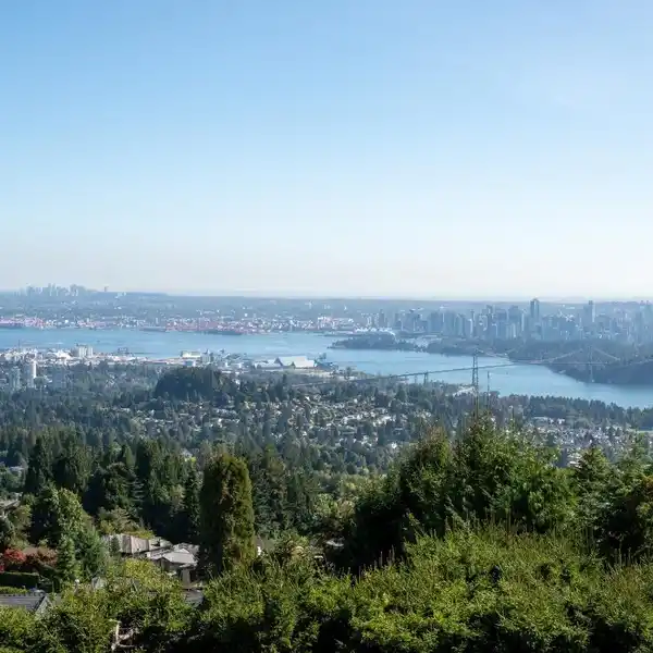 LUXURY HOME WITH SPECTACULAR PANORAMIC VIEWS