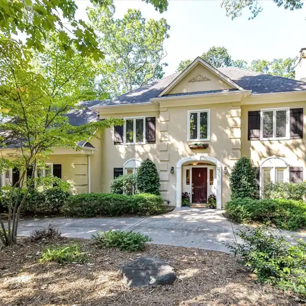 LOVELY BELINGRATH HOME ON A SPACIOUS CORNER LOT