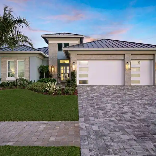LUXURY LIVING IN GATED TESORO