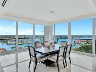 Elegant and Chic Penthouse Condo