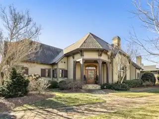 Luxury and Comfort in Popular Cove Park